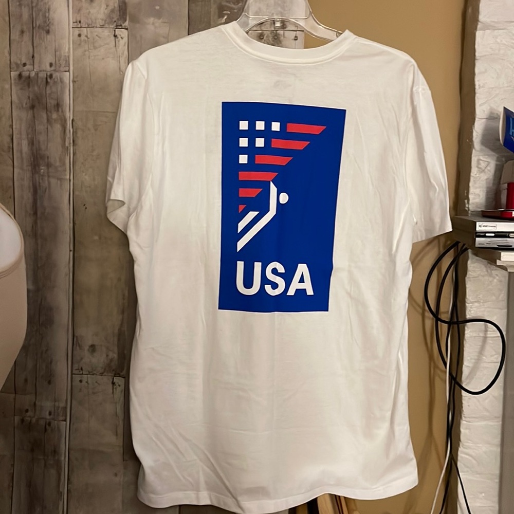NWOT THE NORTH FACE UNISEX TEE SHIRT